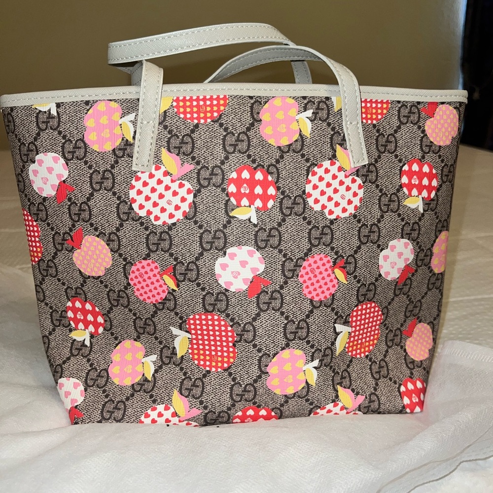 Cute apple 🍎 🍏med tote bag.